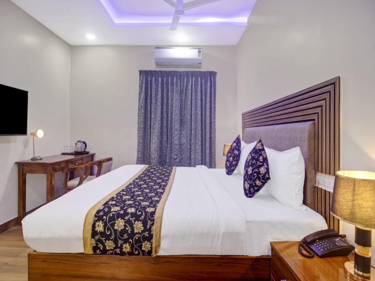 The Superb Hotel Pvt Ltd Hyderabad Eksteriør billede